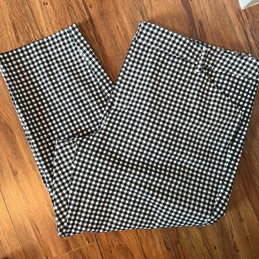 Old Navy Black and White Checkered Pants